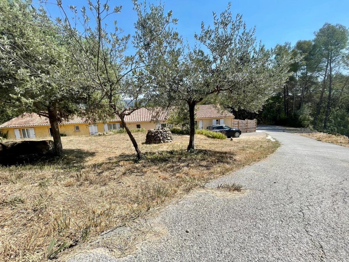 Charmante Maison Climatisee Avec Piscine Draguignan Buitenkant foto